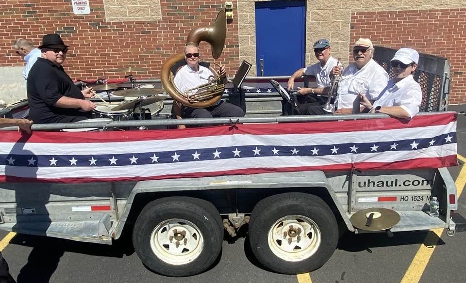 Fire House Dixie on a trailer